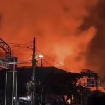 Terbakar! Gudang Triplek Cipinang Diserbu Pemadam Api