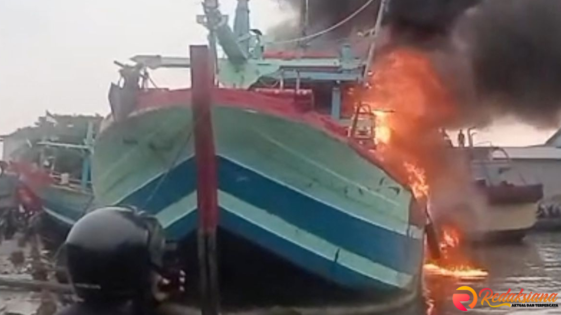 Kebakaran Kapal Motor Timbul Barokah Gegerkan Tegalsari
