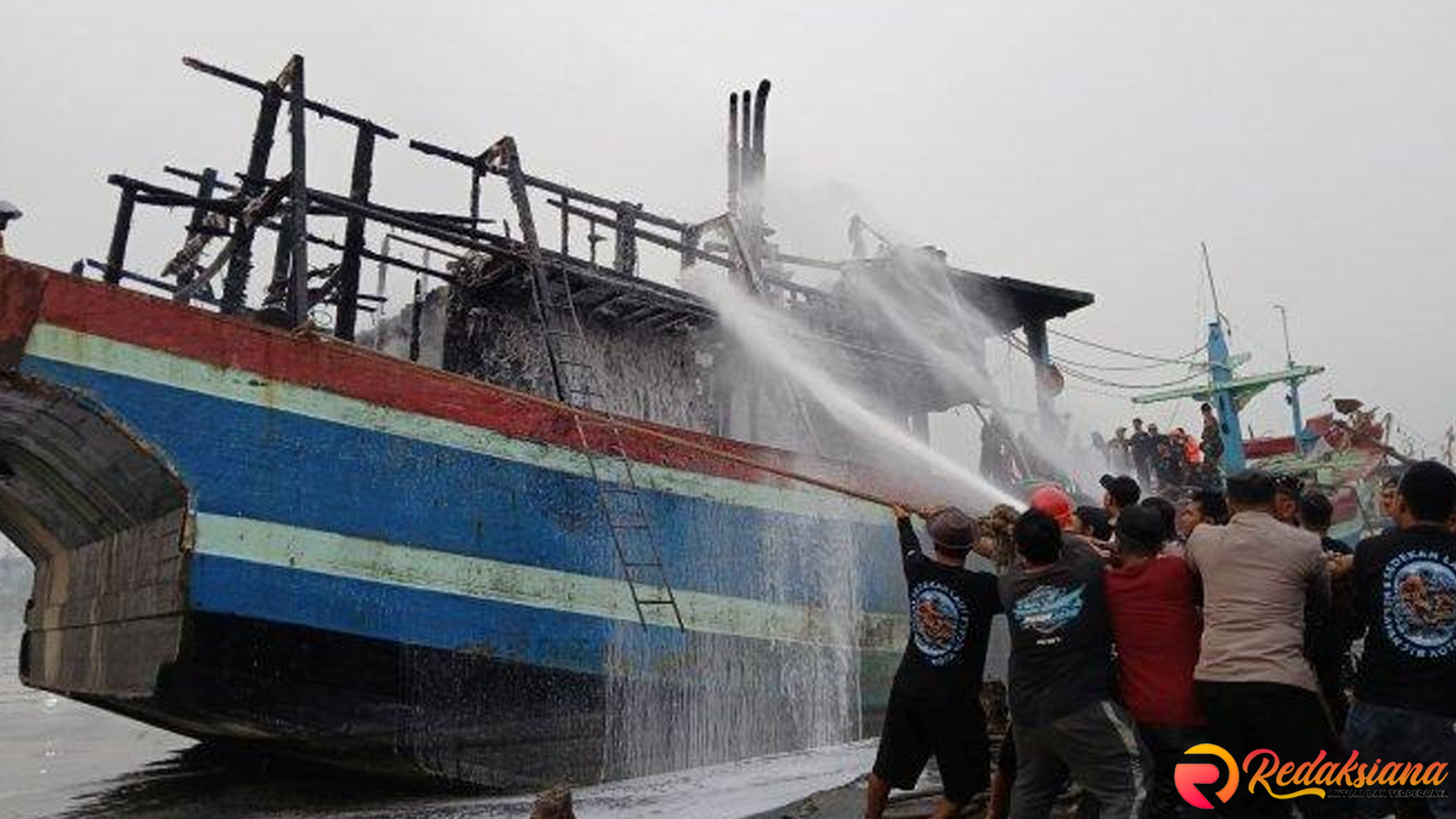 Kebakaran Kapal Motor Timbul Barokah Gegerkan Tegalsari