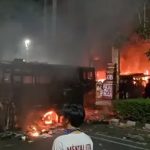 Tragedi Jakarta Pusat: 2 Bus Terbakar, Markas Gegana Dijarah