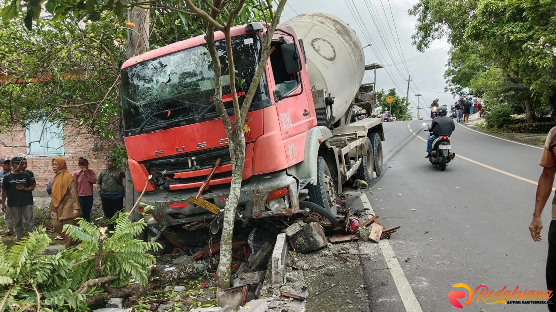 Tragedi di Gunungkidul: Truk Molen Tabrak Motor, 3 Tewas