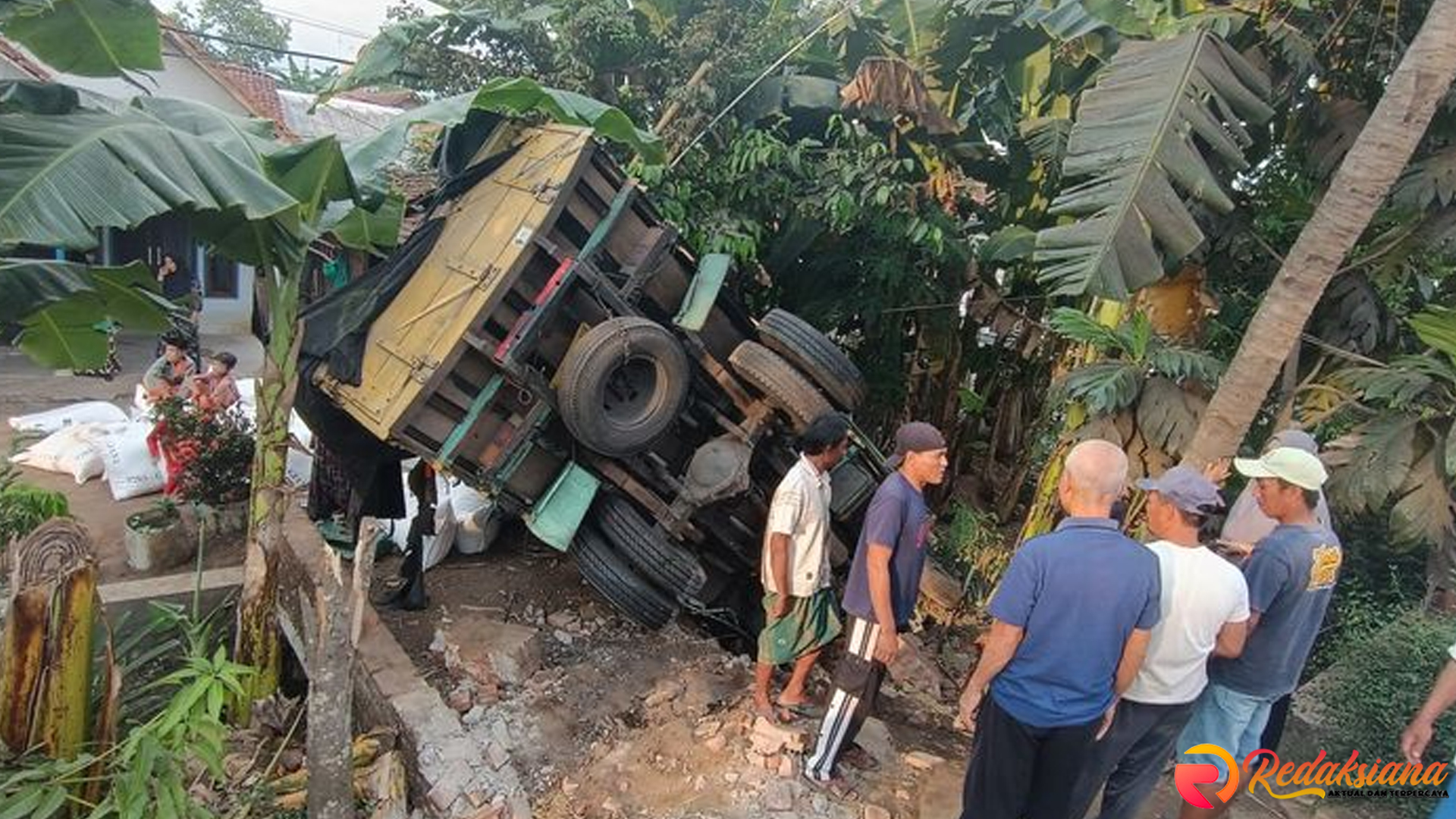 Tragedi Lampung: 2 Tewas Tabrakan Beruntun saat Ganti Ban