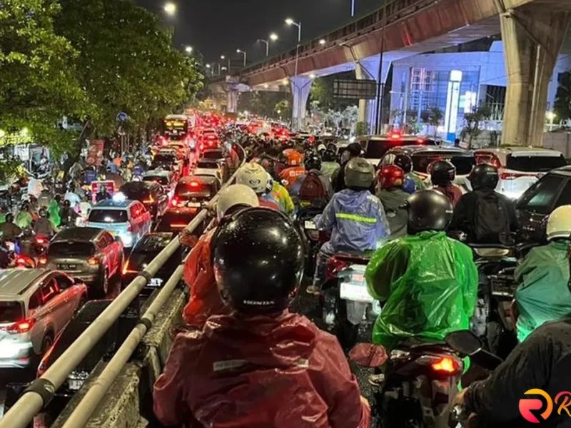 Macet Parah di Kemang Raya Akibat Banjir Setinggi 1 Meter