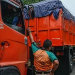 Sopir Truk Sampah Bantargebang Kesal Antre 6 Jam Tiap Hari, Ini Fakta Aslinya