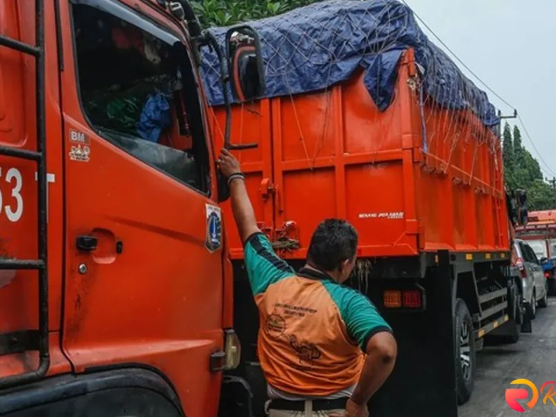 Sopir Truk Sampah Bantargebang Kesal Antre 6 Jam Tiap Hari, Ini Fakta Aslinya