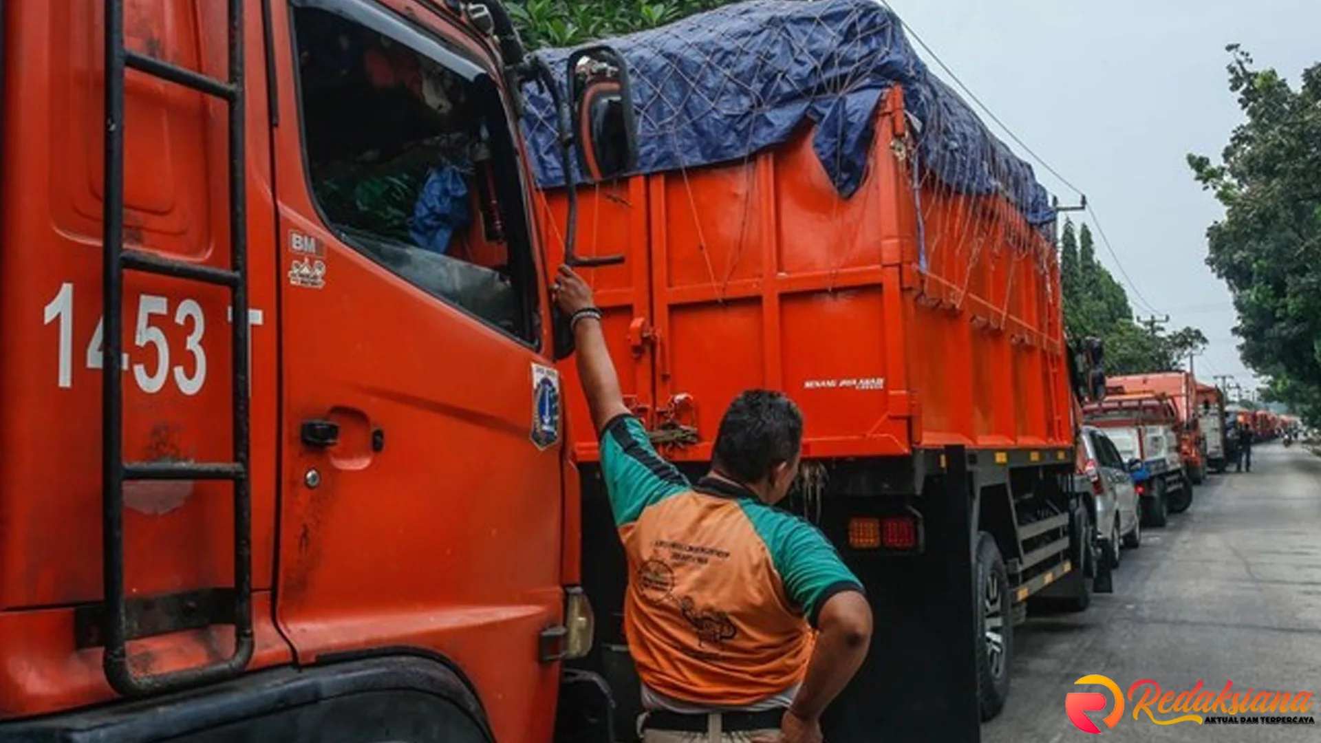 Sopir Truk Sampah Bantargebang Kesal Antre 6 Jam Tiap Hari, Ini Fakta Aslinya