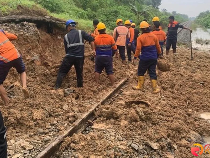 Longsor Rel KA Sumut: 5 Material Penopang Lawan Banjir Sumbar